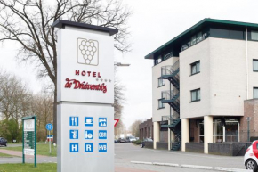  Hotel De Druiventros  Тилбург